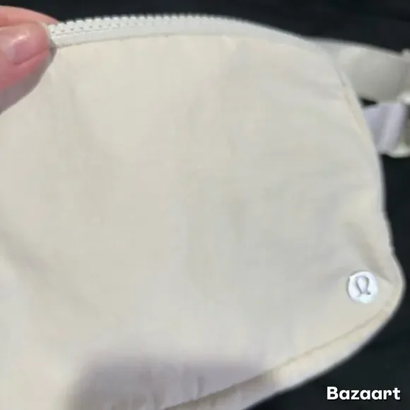 Preowned Lululemon Athletica Cream Ivory Off White Everywhere Belt Bag 1L - Picture 2 of 11